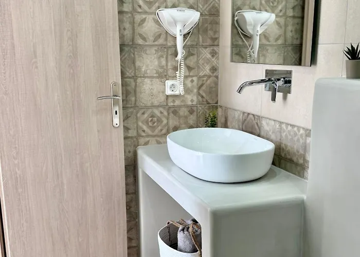 Comfort Fira (Santorini)