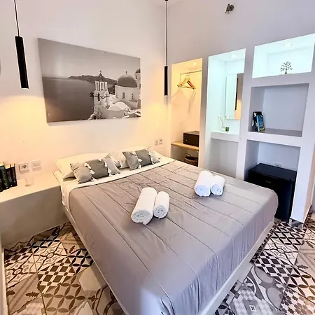 Comfort Fira (Santorini)