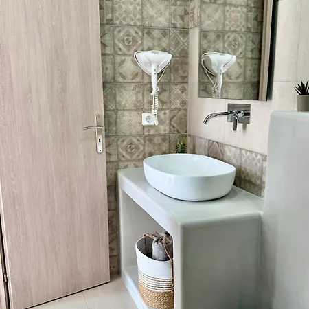 Comfort Fira (Santorini)