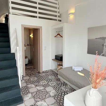 Comfort Aparthotel Fira (Santorini)