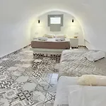 Comfort Fira (Santorini)